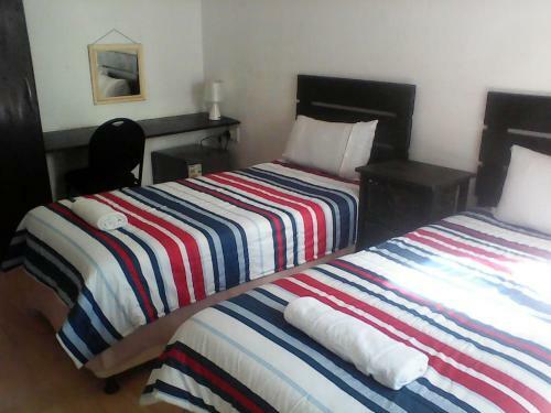 Hostal Airport Leisure Lodge