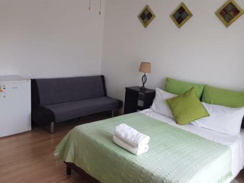 Hostal Airport Leisure Lodge