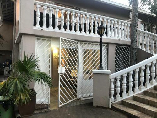 Impunzi Place
