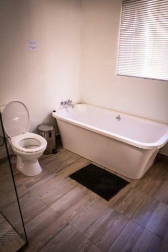 Hostal @athens Guest Rooms