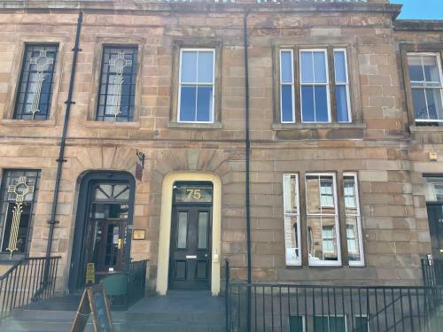 Bright & Cosy Glasgow City Apartment