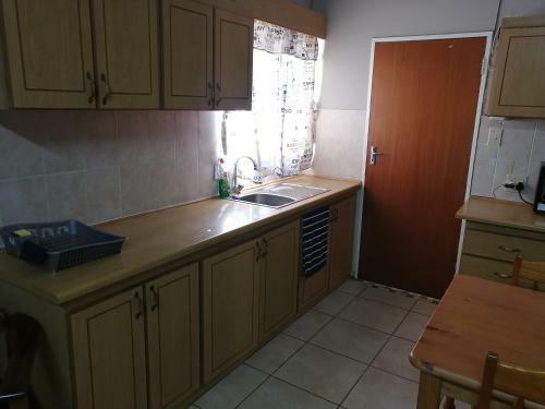 Apartamento Midway Overnight Rooms