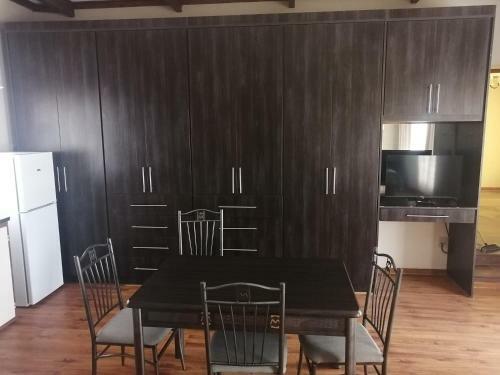 Apartamento Midway Overnight Rooms