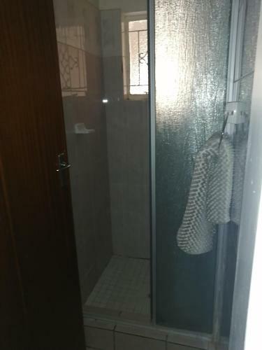 Apartamento Midway Overnight Rooms