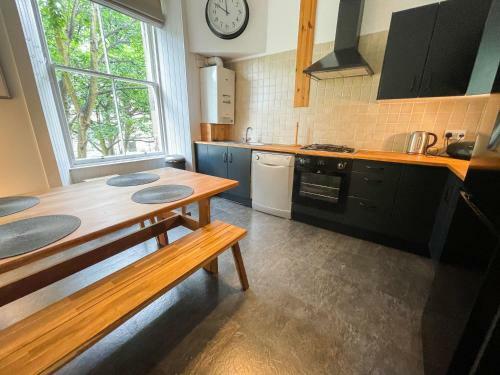 Glasgow West End Apartment - Botanic Gardens