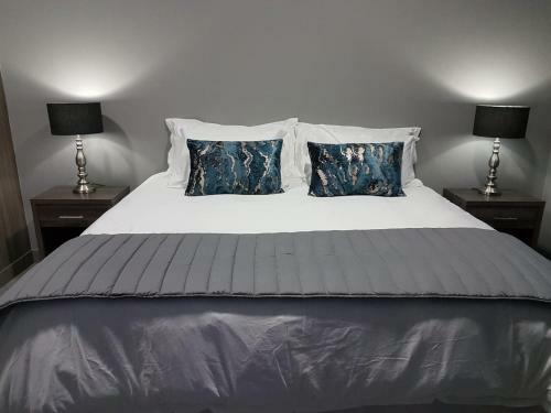 Hostal A? La Maison Guesthouse
