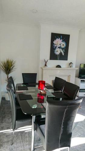 Carnock Road Apartment - Silverburn Shopping Centre
