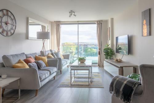 Luxury Riverview City Centre Apartment