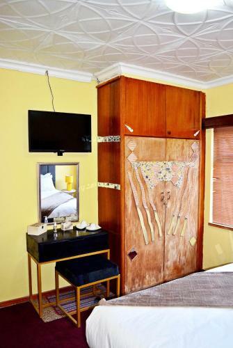 Mau Bed And Breakfast