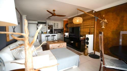 4 Dolphin Views, La Mercy Luxury Beachfront Apartmnet