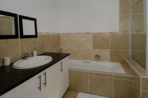 Apartamento 4 Es Paradis La Mercy Beachfront