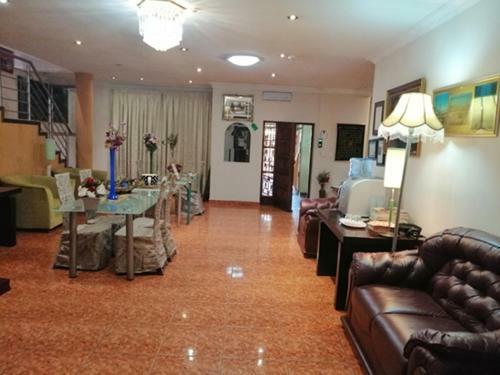 Hostal Lenasia Guest Lodge