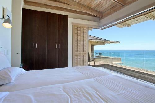Villa Beach Music