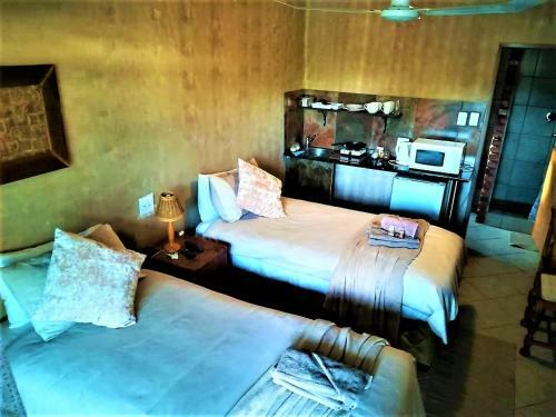 Hostal Edenville Guesthouse