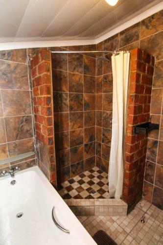 Hostal Edenville Guesthouse