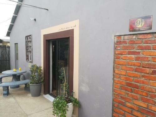 Hostal Edenville Guesthouse