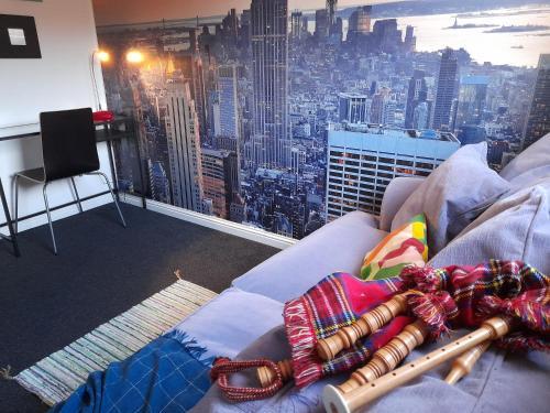 2bed Guest Wing - Charming Glasgow Villa - Off M8 M80