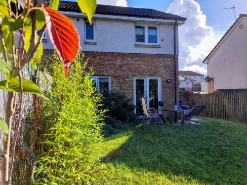 2bed Guest Wing - Charming Glasgow Villa - Off M8 M80