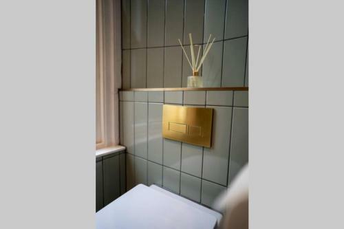 The West End Retreat - Luxurious Apartment - Prime Location
