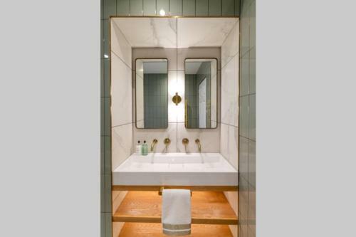 The West End Retreat - Luxurious Apartment - Prime Location