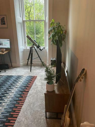 Stunning Glasgow West End Apartment - Facing Botanic Gardens
