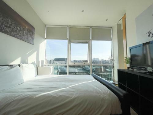 City Centre 2-bed Apartment Parking Jacuzzi Bath