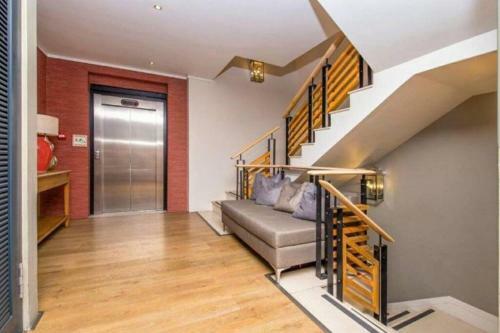 Luxury Gallery Apartment - Studio 106