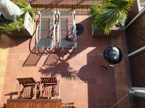 Harold's Waterfront Apartment - Large Patio + Views, Near Restaurants