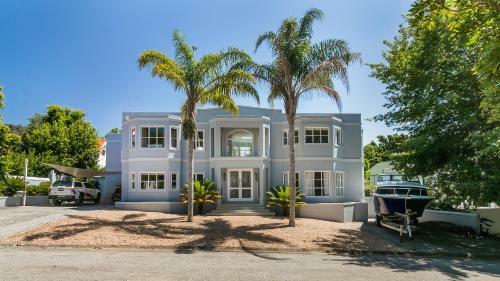Apartamento Knysna Belvedere Honeymoon Home With Jacuzzi