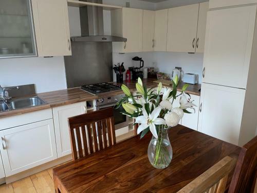 2 Bed Apartment In Glasgow City Centre Cop26