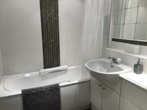 Apex Wallace St Apartment With Free Parking