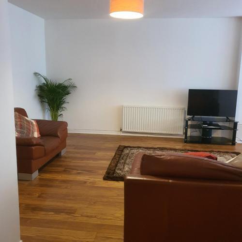 Apartamento Modern Apt @tramway Theatre (2bed2bath)