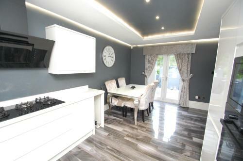 Mosspark Luxury House