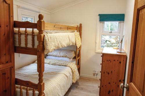 Merlins Cabin - 2 Bedroom Cabin - Blaen Cedi Farm - Penclawdd
