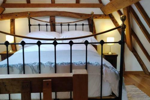 Cosy Listed Barn In Peaceful Country Village
