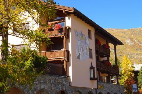 Hotel P�stli