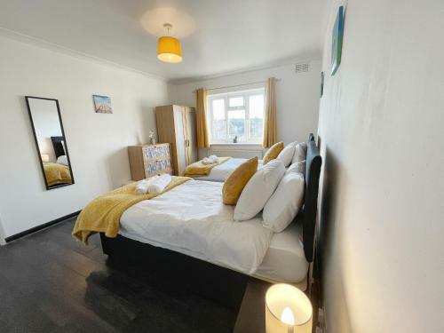 Apartamento 3 Bed Duplex Flat, Free Wifi & Netflix, Ideal For Contractors