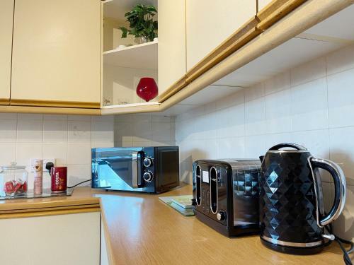 Apartamento 3 Bed Duplex Flat, Free Wifi & Netflix, Ideal For Contractors