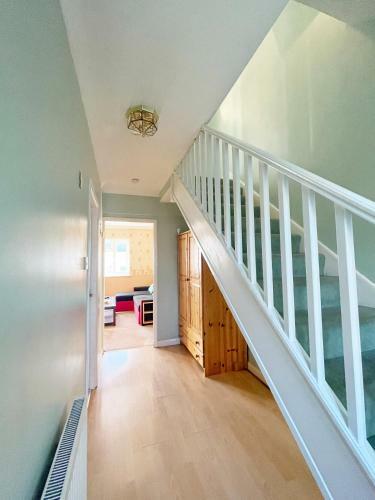 Apartamento 3 Bed Duplex Flat, Free Wifi & Netflix, Ideal For Contractors