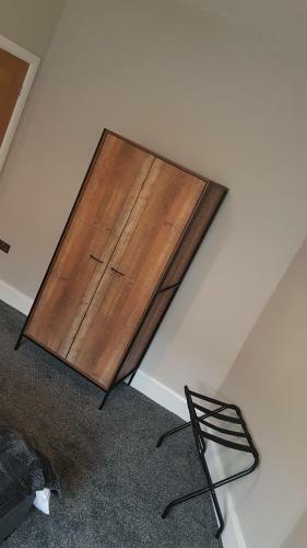 Superb 1st Floor Town Centre Apartment-refurbished