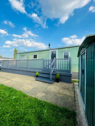 Lakeside Holiday Rentals - Delta