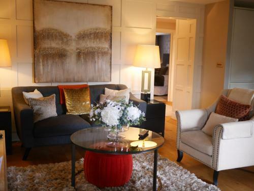 Stunning Hillside Town Centre Apartment - Great Malvern