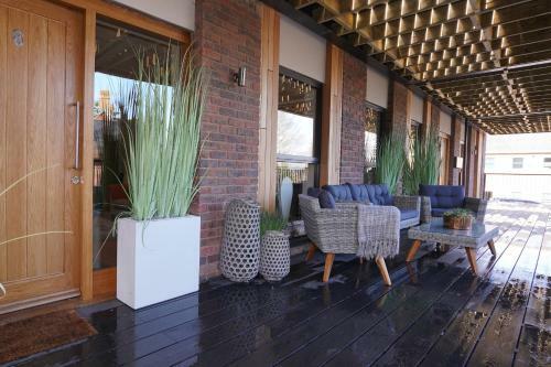 Stunning Hillside Town Centre Apartment - Great Malvern