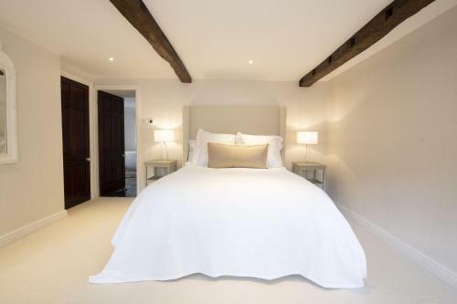 Roundhill Estate