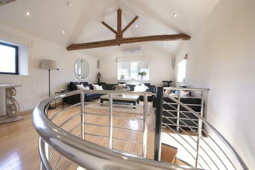 Roundhill Estate