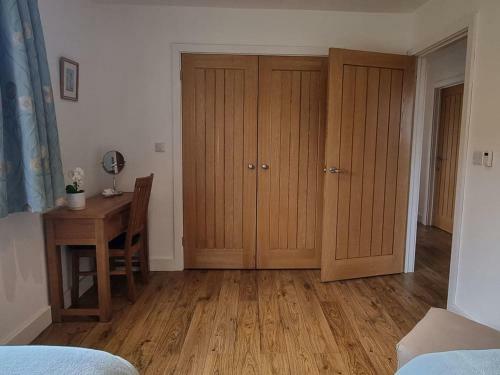 Paddock Lodge