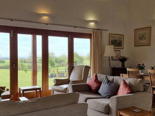 Paddock Lodge