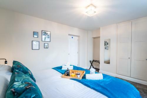 South Quay Apartment