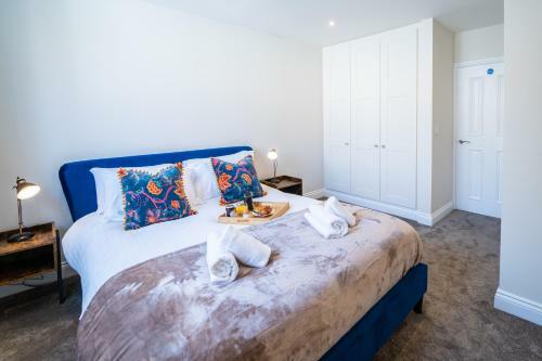 South Quay Apartment