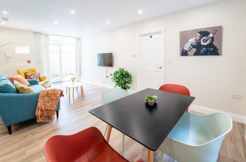 South Quay Apartment